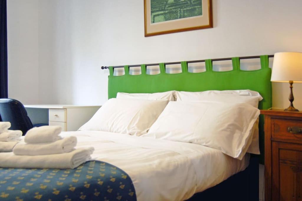 Near Colosseum By Varental 2Br + 1Sb Rome Luaran gambar