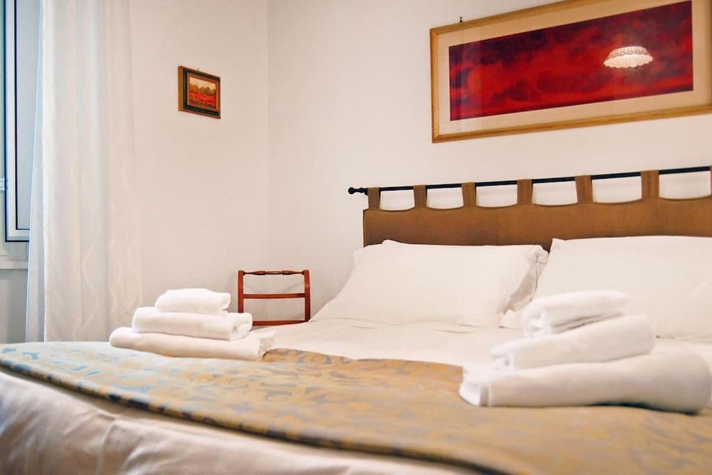 Near Colosseum By Varental 2Br + 1Sb Rome Luaran gambar