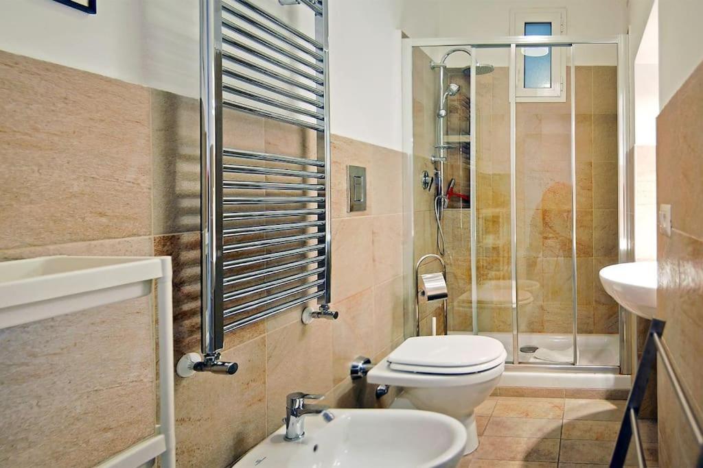 Near Colosseum By Varental 2Br + 1Sb Rome Luaran gambar